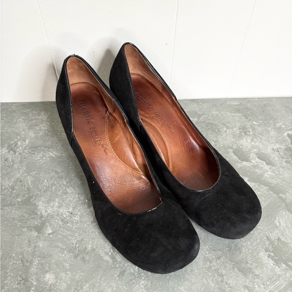 Gentle Souls by Kenneth Cole black suede leather rounded toe wedge size 10 - Picture 1 of 7